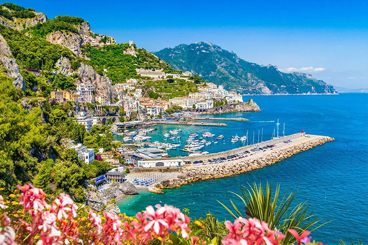 Amalfi coast in Campania | Sebastus Sailing