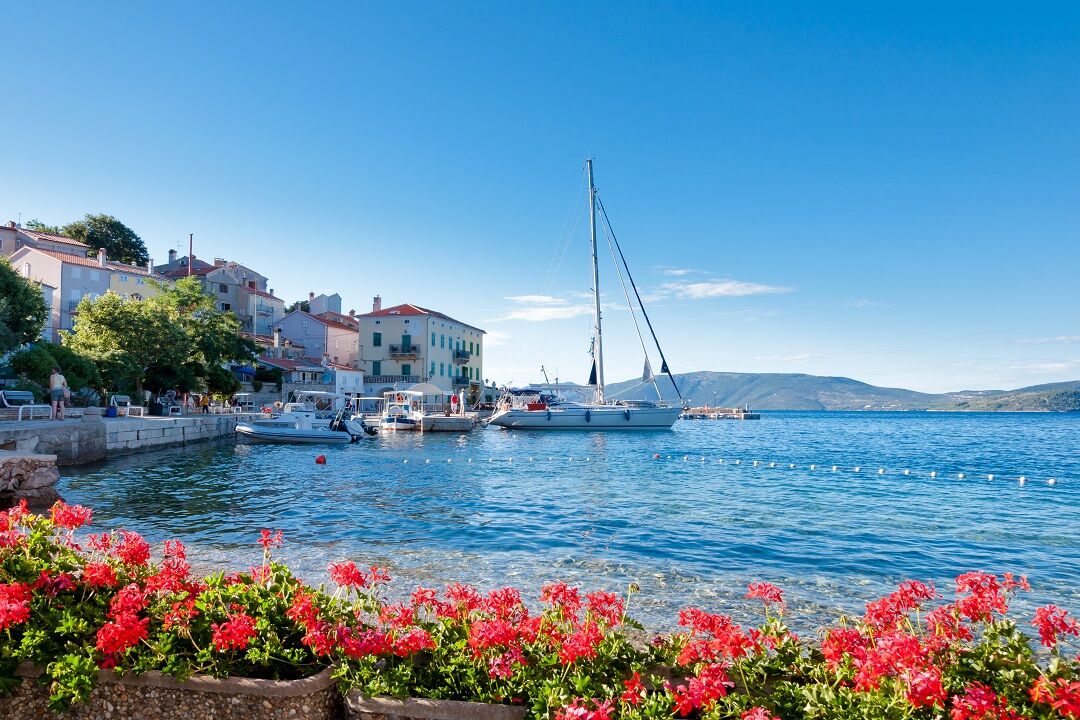sailing in croatia, popular destinations in croatia, valun port